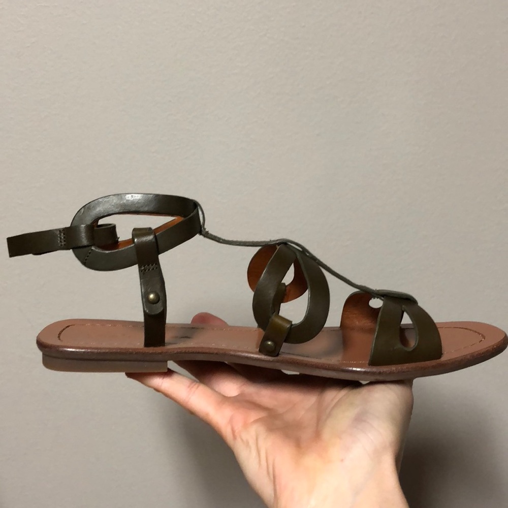Via Spiga leather sandal buckle adjusts.NEW IN BOX